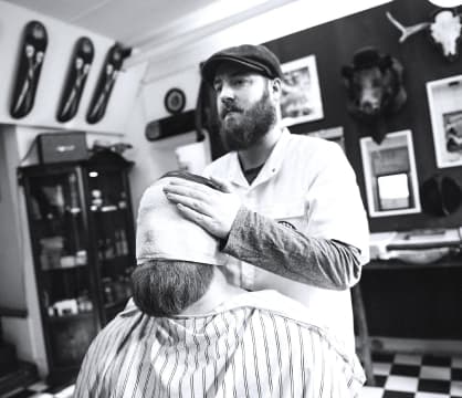 barber makes a mask